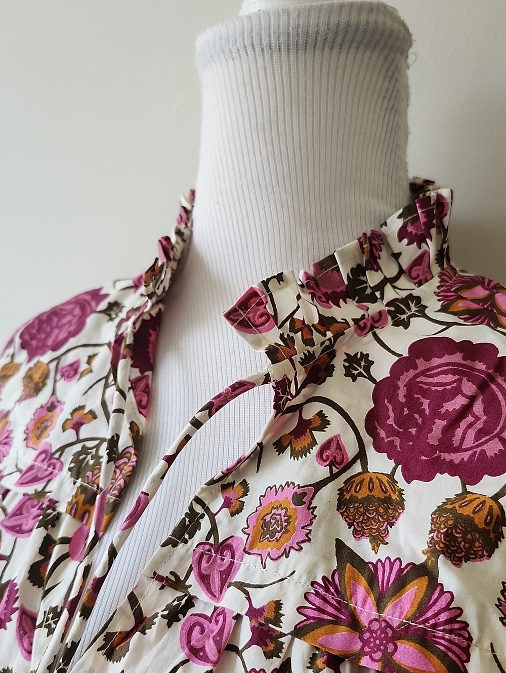 BEYOND BY VERA alice dress in tracht rose Cotton Size Small Ruffle Neck - Picture 6 of 12